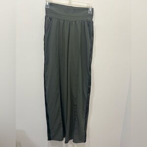 Athleta Nolita Wide Leg Pants Size 2 Green Yoga High Rise Work Casual